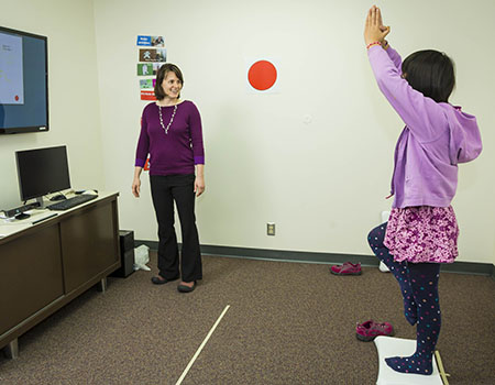 Videojuego enseña balance, reduce síntomas en adolescentes autistas