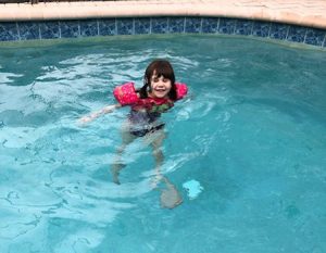 Eva swimming