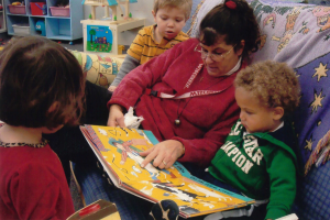 Lisa Marie Carilli-McCord reading to students